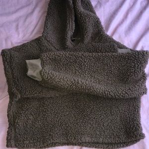 Cropped fluffy jacket